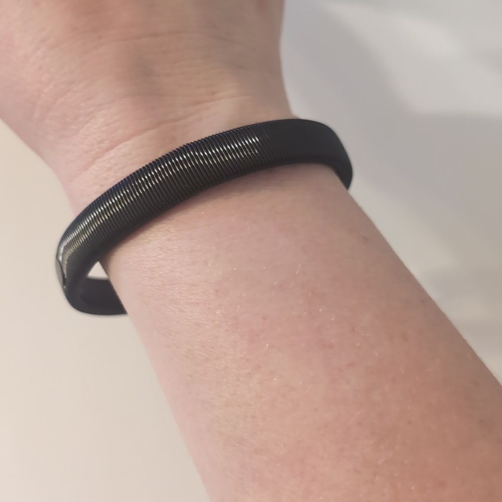 698 Black Flexible Stainless Steel Stretch Bracelet